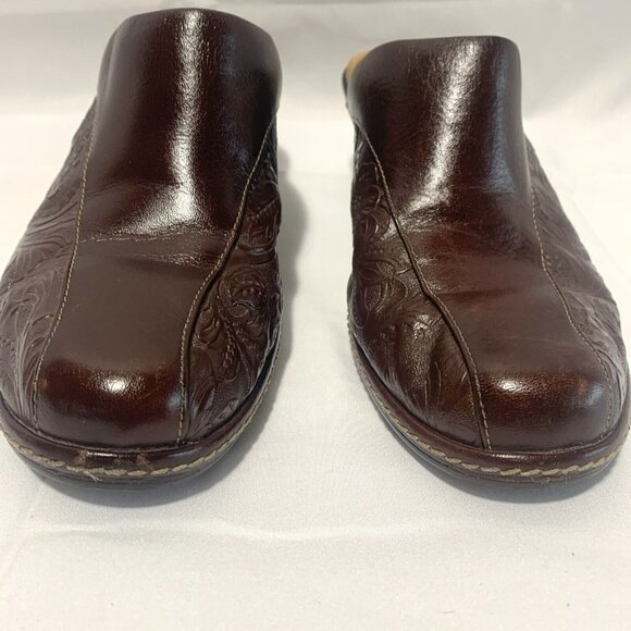 SOFFT Maroon Burgundy Embossed Leather Heeled Clogs Mules Womens SZ 9 - 100450 - Picture 3 of 9